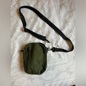 Baggu Sport Crossbody in Bay Laurel Color